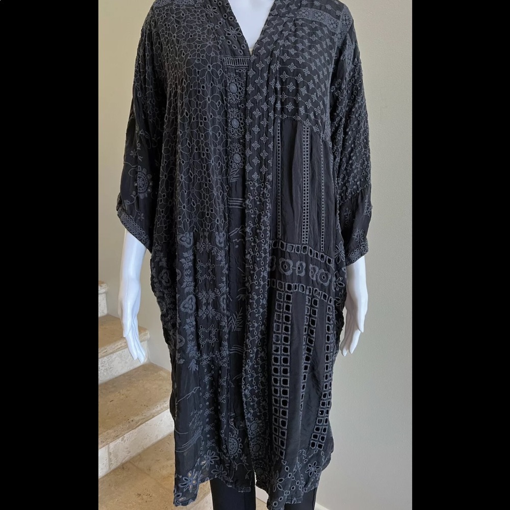 Johnny Was Kimono Tunic Black with Grey Eyelet Embroidered Size Small Fits most - Picture 2 of 9